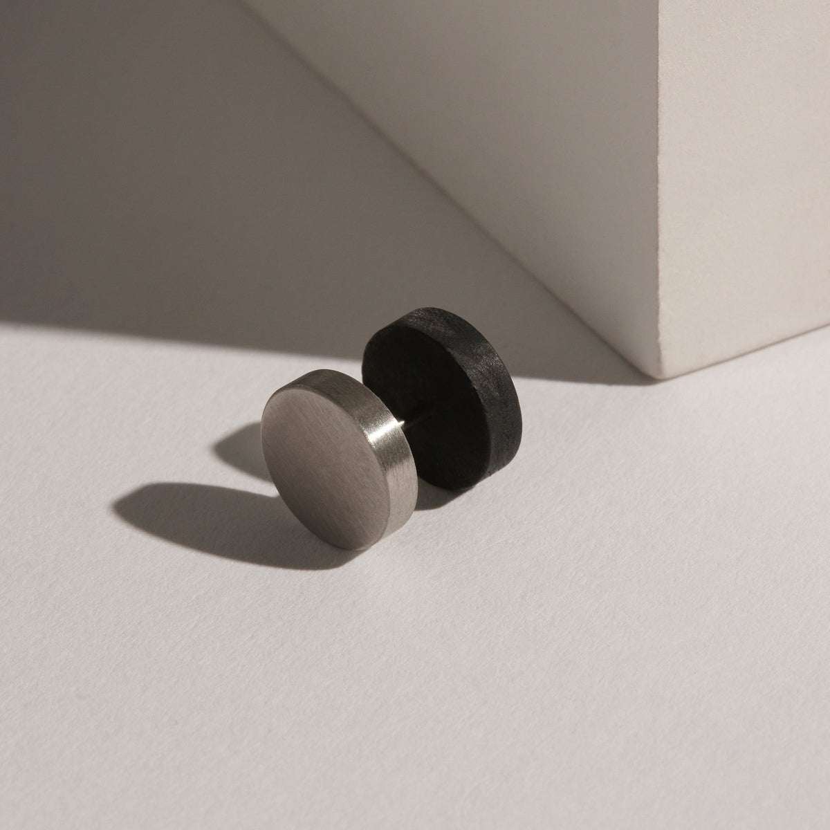 Torque Men's Reversible Earring