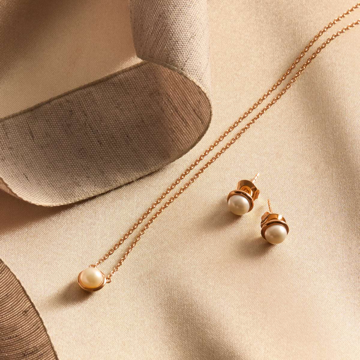 Moonbeam Pearl Necklace