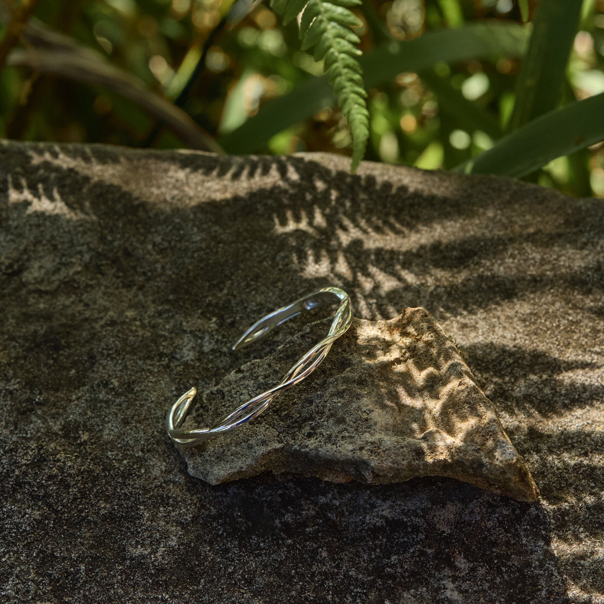 Belle Hinged Cuff