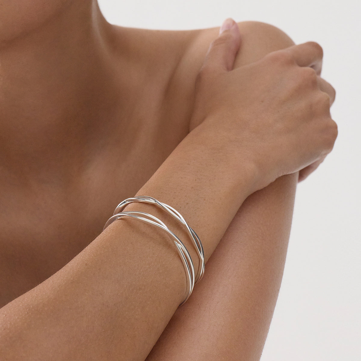 Belle Hinged Cuff