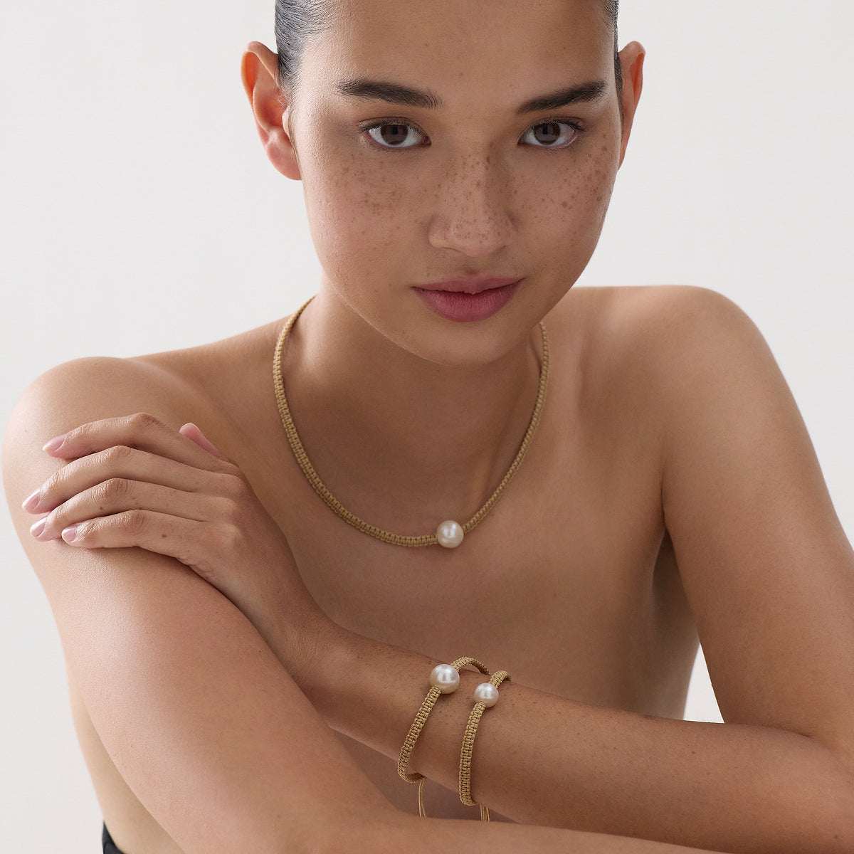 Coco Lagoon 10mm Pearl Bracelet