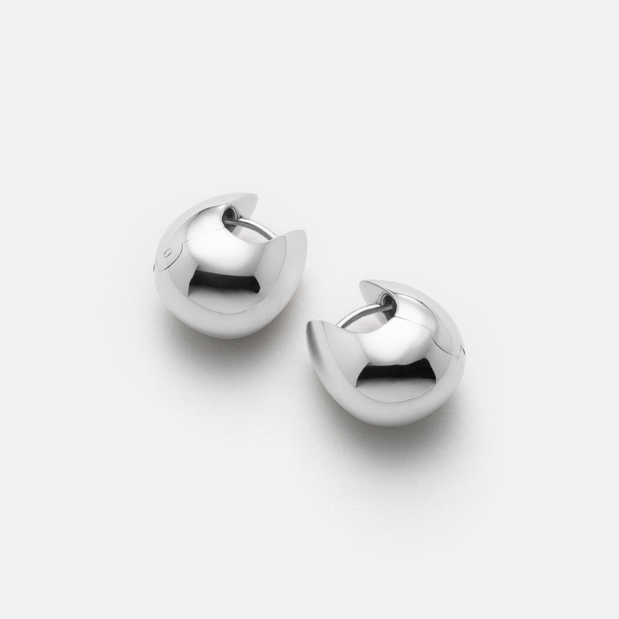 Mode Huggie Earrings