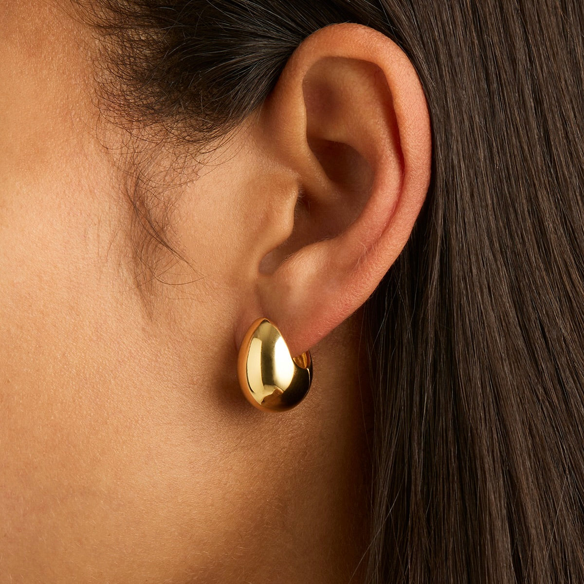 Mode Huggie Earrings