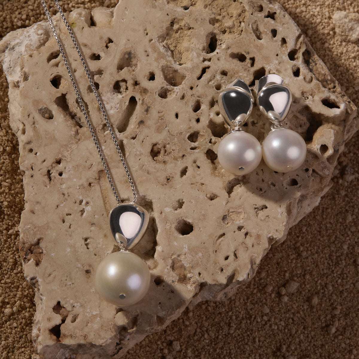 Islander Pearl Earrings