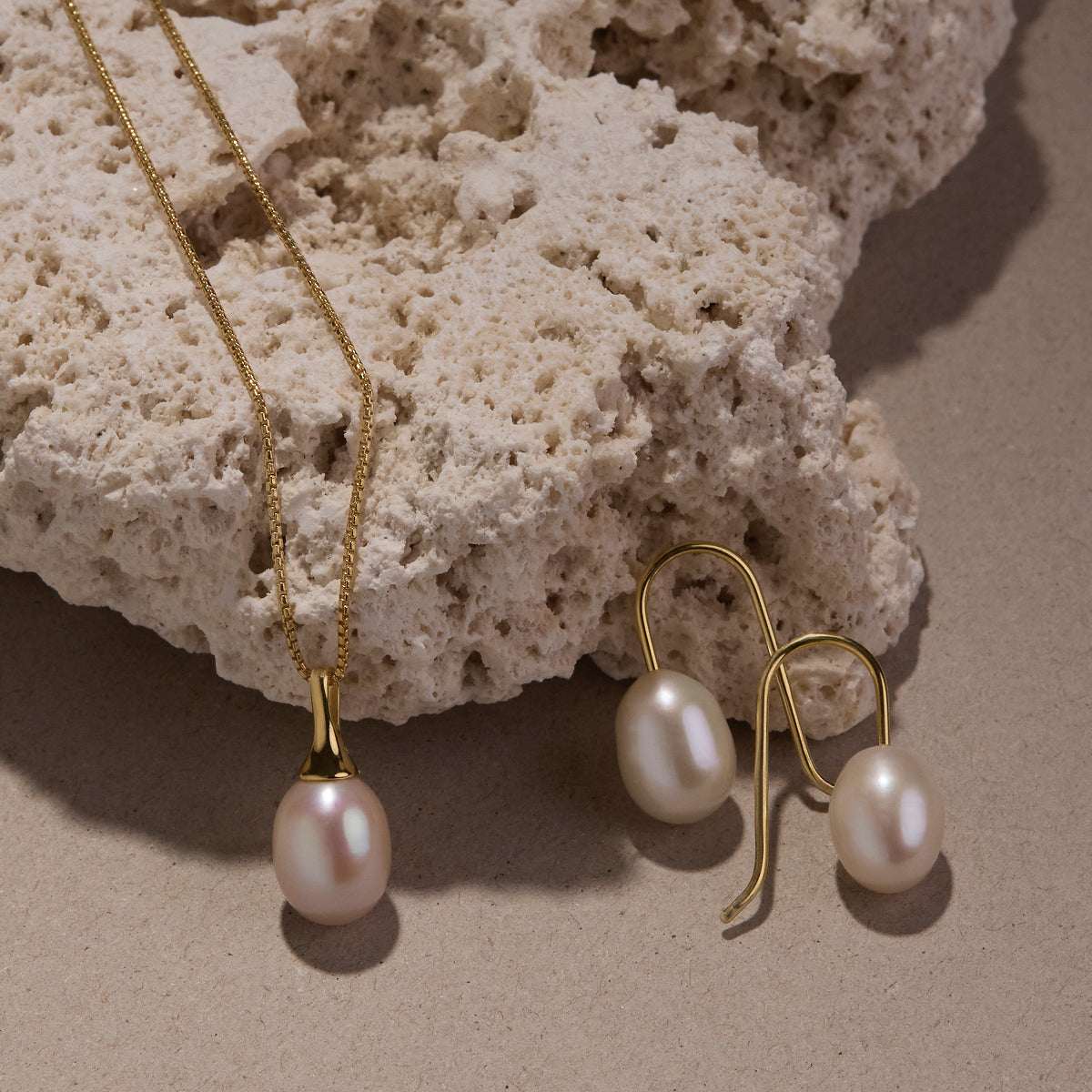 Isla Pearl Necklace