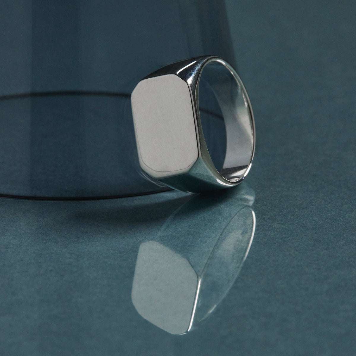 Moto Men’s Silver Rectangular Signet Ring
